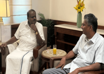 ದೇವೇಗೌಡ, ಕುಮಾರಸ್ವಾಮಿ ಜೊತೆ ಬೆಳಗಾವಿ ಸಾಹುಕಾರ್‌ ಸತೀಶ್‌ ಜಾರಕಿಹೊಳಿ..!