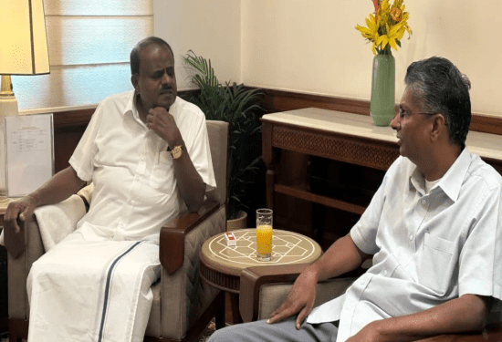 ದೇವೇಗೌಡ, ಕುಮಾರಸ್ವಾಮಿ ಜೊತೆ ಬೆಳಗಾವಿ ಸಾಹುಕಾರ್‌ ಸತೀಶ್‌ ಜಾರಕಿಹೊಳಿ..!