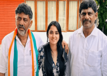 ಅಪ್ಪ, ಚಿಕ್ಕಪ್ಪ ಇಬ್ಬರೂ ರಾಜಕೀಯಕ್ಕೆ ಬನ್ನಿ ಎಂದಿಲ್ಲ : ಡಿಕೆ ಶಿವಕುಮಾರ್‌ ಮಗಳ ಹೇಳಿಕೆ..!