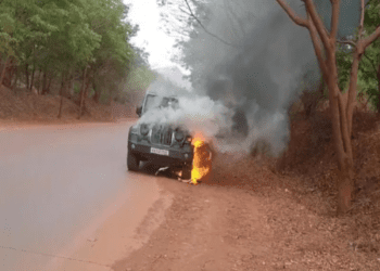 ಬಳ್ಳಾರಿಯಲ್ಲಿ ಹೊತ್ತಿ ಉರಿದ  ಮಹಿಂದ್ರಾ ಥಾರ್‌ : THAR ಸೇಫ್‌ ಅಲ್ವಾ..?