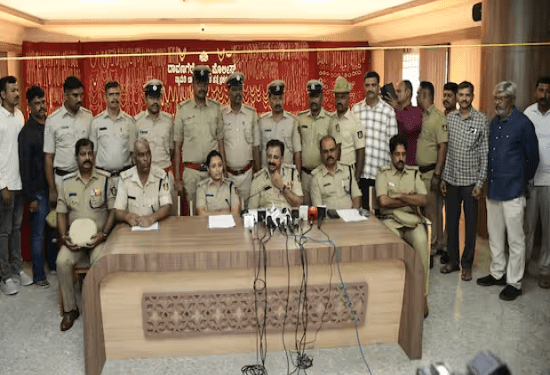 ಕೆರೆ ಖಾಲಿಯಾಗಿ ಸಿಕ್ಕಿಬಿದ್ದ 15 ಕೋಟಿ ಬಂಗಾರದ ಕಳ್ಳರು : ಸಾಲ ಕೊಡ್ಲಿಲ್ಲ ಅಂದಿದ್ದಕ್ಕೆ ದರೋಡೆ..!