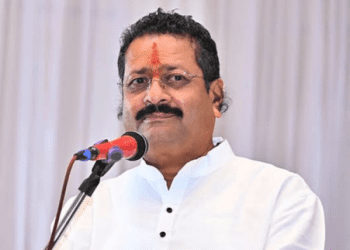 ಬೇಡ.. ಬೇಡ.. ಹಾಗೆಲ್ಲ ಮಾಡಬೇಡ : ಯತ್ನಾಳ್‌ಗೆ ಯತ್ನಾಳ್‌ ಟೀಂ ಬುದ್ದಿಮಾತು..!