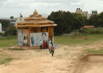 ವರಮಹಾಲಕ್ಷ್ಮಿ ಹಬ್ಬಕ್ಕೆ ವಿಷ್ಣು ಸಮಾಧಿ ನೆಲಸಮ : ಗಣೇಶ ಹಬ್ಬದ ಹೊತ್ತಿಗೆ ಜಮೀನೇ ಇಲ್ಲ..!