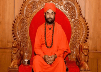 ಲಿಂಗಾಯತ ತತ್ವವೇ ಬೇರೆ.. ಮುಸ್ಲಿಂ ತತ್ವವೇ ಬೇರೆ : ವಚನಾನಂದ ಶ್ರೀ