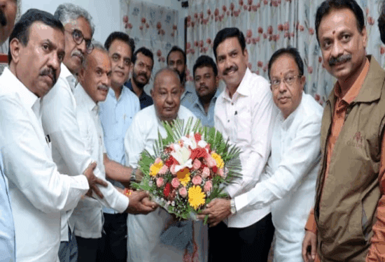 ಮೋದಿಗೆ ಶಹಬ್ಬಾಸ್‌ ಎಂದ ದೇವೇಗೌಡರ ಆಶೀರ್ವಾದ ಪಡೆದ ವಿಜಯೇಂದ್ರ..!