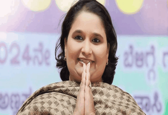 ಗೀತಕ್ಕ.. ಇದೆಲ್ಲ ಬೇಕಿತ್ತಾ.. ಶಿವಣ್ಣ ಫ್ಯಾನ್ಸ್‌ ಪ್ರಶ್ನೆ : ಉತ್ತರ ಎಲ್ಲಿ..?