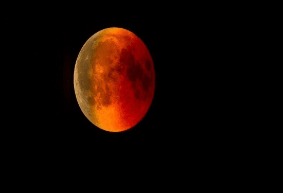 ರಕ್ತ ಚಂದ್ರ ಗ್ರಹಣಕ್ಕೆ ಮುನ್ನ ರಾಹು, ಚಂದ್ರ, ಶನಿ ಸಂಯೋಗ : ಮಿಥುನ, ಮೀನ, ಧನು, ಕನ್ಯಾ ʻಹುಷಾರ್‌ʼ