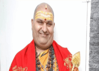 ಬ್ರಹ್ಮಾಂಡ ಗುರೂಜಿ ವಿರುದ್ಧ ಕಾಂಗ್ರೆಸ್ಸಿಗರು ಕೆಂಡ : ತಪ್ಪಾದ್ರೂ ಏನು..?