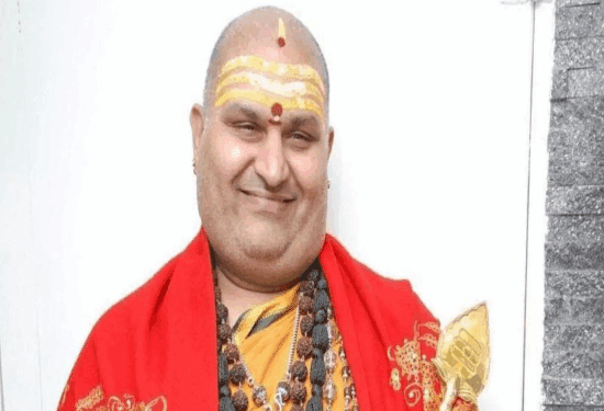 ಬ್ರಹ್ಮಾಂಡ ಗುರೂಜಿ ವಿರುದ್ಧ ಕಾಂಗ್ರೆಸ್ಸಿಗರು ಕೆಂಡ : ತಪ್ಪಾದ್ರೂ ಏನು..?