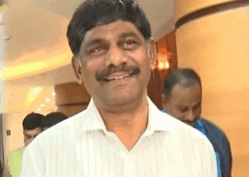 ಸಿಎಂ ಸಿದ್ದು V/S ಡಿಸಿಎಂ ಡಿಕೆ : ಅಖಾಡಕ್ಕಿಳಿದ ತಮ್ಮ.. ದೆಹಲಿ ಟೀಂನಲ್ಲಿ ಯಾರಿದ್ದಾರೆ..?