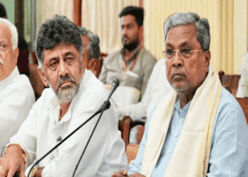 ಸಿದ್ದು-ಡಿಕೆ ಠೂಠೂ ಸೂತ್ರ : ಹೊರಗೆ ಬಿಕ್ಕಟ್ಟು.. ಒಳಗೆ ಉಪ್ಪಿಟ್ಟು