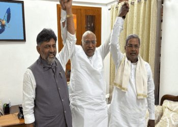 ಸಿದ್ದು-ಡಿಕೆ ʻಸಿಎಂ ಫೈಟ್‌ʼ ಖರ್ಗೆಗೆ ವರ್ಗಾಯಿಸಿದ ಸೋನಿಯಾ..!