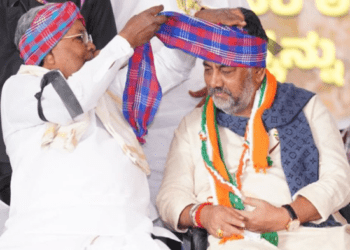 ಡಿಕೆಗೆ ಪೇಟ ಕಟ್ಟಿದರೂ..  ಸಿದ್ದುಗೆ ತಪ್ಪದ ʻಡಿಕೆ ಸಿಎಂ ಘೋಷಣೆʼ ಕಾಟ..!