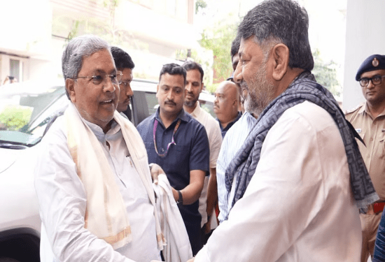 ಮೌನ ರಹಸ್ಯ : ಸಿದ್ದುನೇ ಹೇಳಬೇಕು.. ಡಿಕೆ ಕಾಯ್ತಿರೋದೇ ಅದಕ್ಕೆ..
