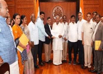 ಸಿದ್ದುಗೆ ಜಾತಿ ಗಣತಿ ವರದಿ : ಲಿಂಗಾಯತ, ಒಕ್ಕಲಿಗ ಅಲ್ಲ. ರಾಜ್ಯದಲ್ಲೀಗ ಮುಸ್ಲಿಮರೇ ನಂ.1
